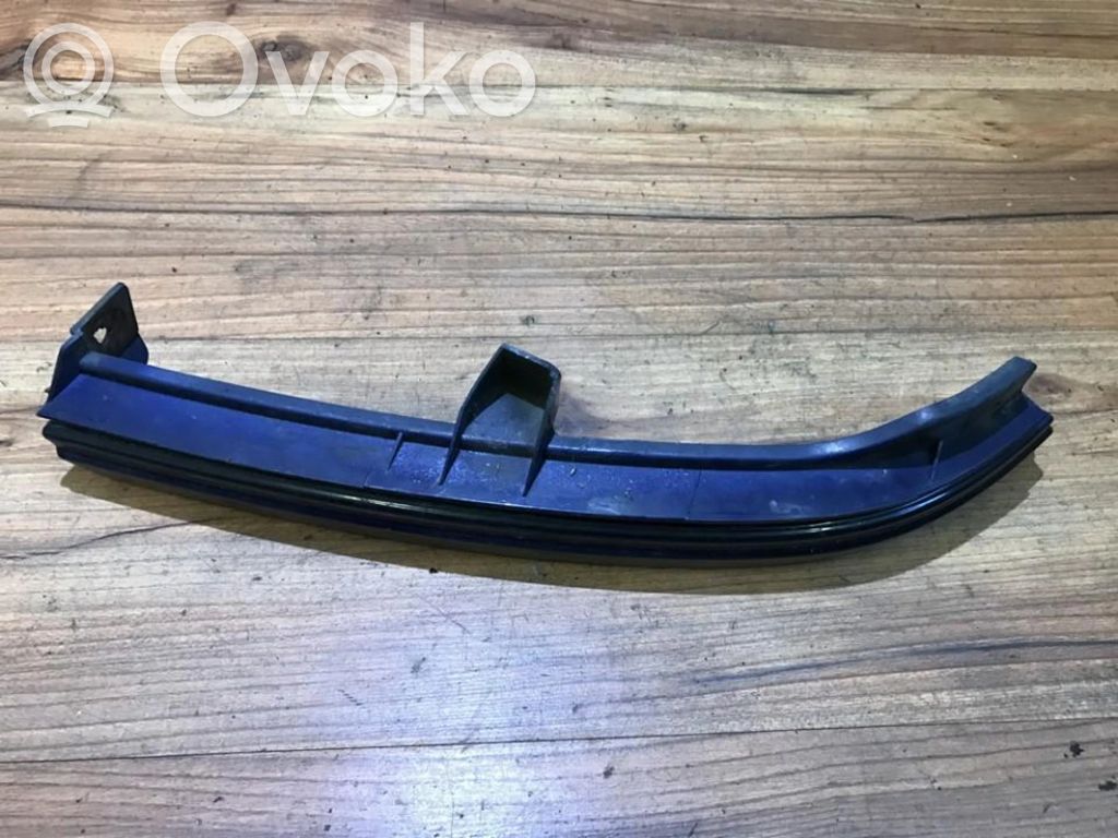 Opel Zafira A Rivestimento sotto il faro/fanale