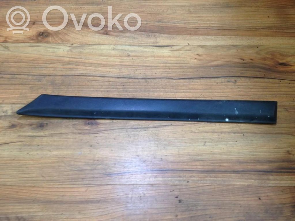 Volkswagen Golf III Listwa drzwi tylnych