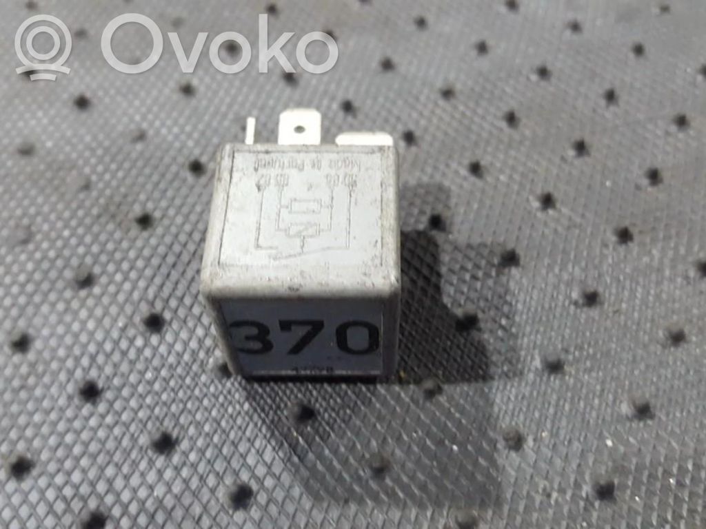 Otros relés   8D0951253,V23134J52X300,8D0951253,V23134J52X300