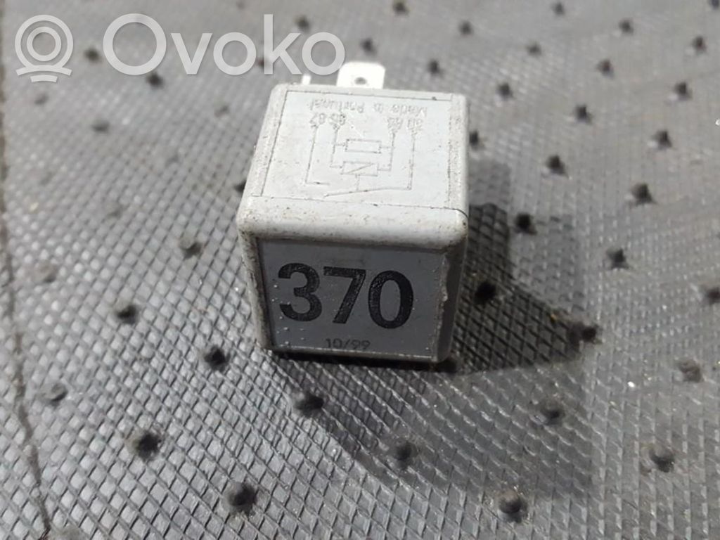 Muu rele   8D0951253,V23134J52X300,8D0951253,V23134J52X300