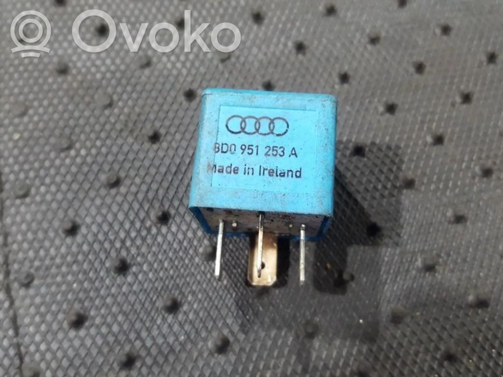Otros relés   8D0951253A,373,899313000,8D0951253A
