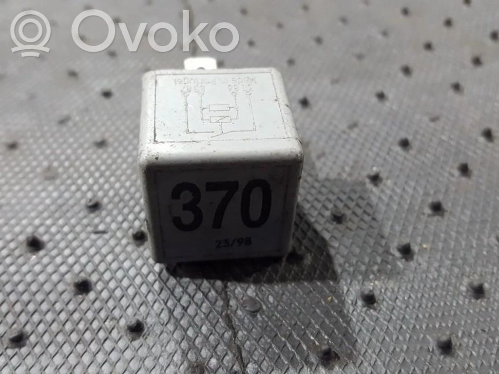 Muu rele   8D0951253,V23134J52X300,8D0951253,V23134J52X300