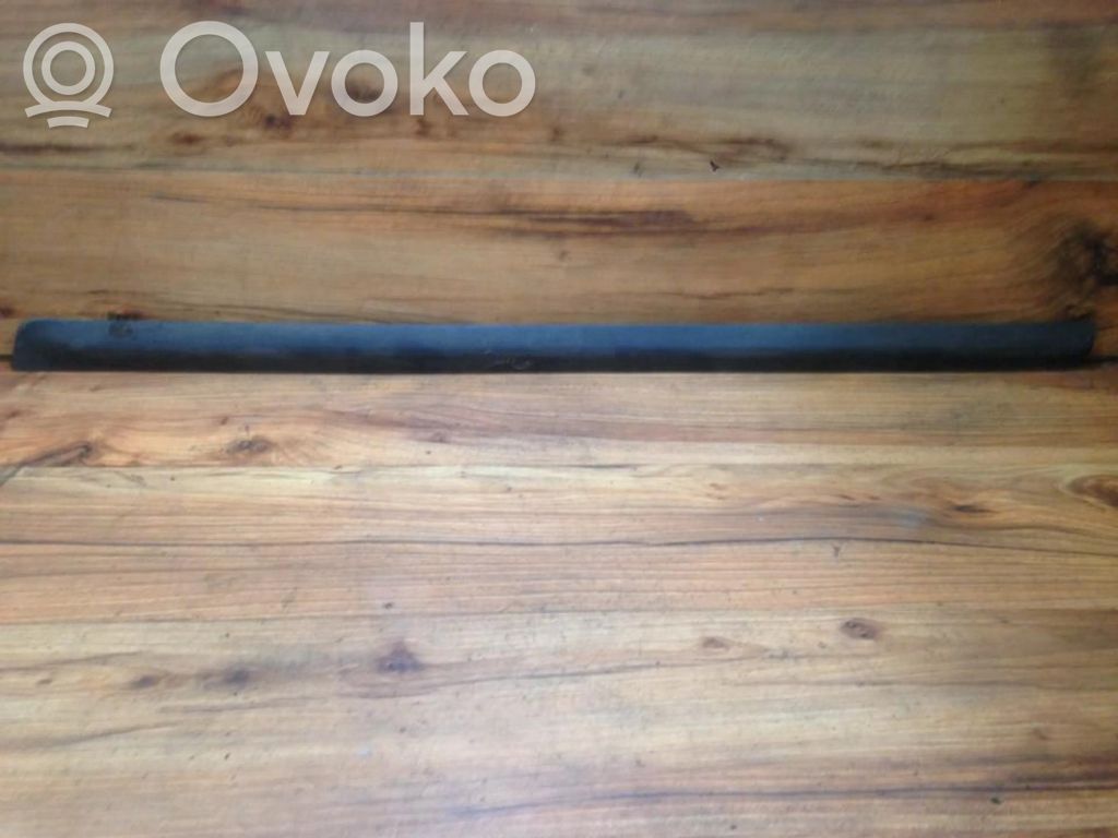 Etuoven lista (muoto)   4B0853960,4B0853960