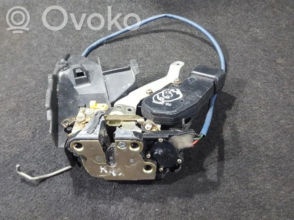 Toyota Corolla E110 Front door lock 
