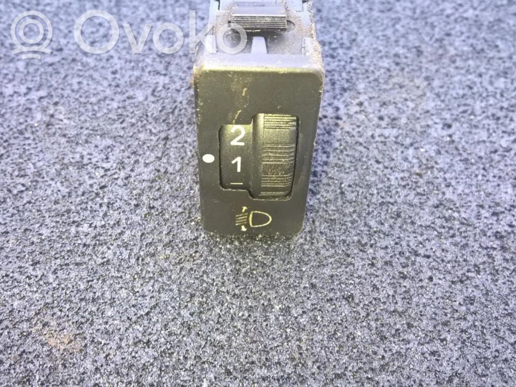 Headlight level height control switch