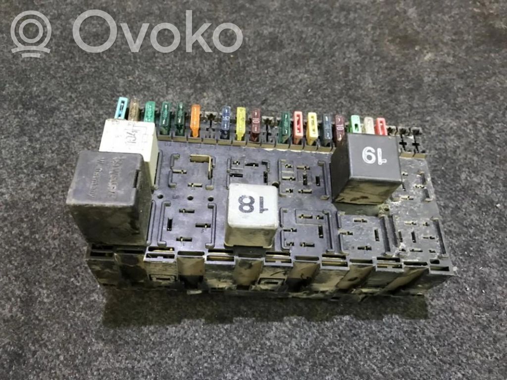Volkswagen PASSAT B3 Set cutie siguranțe 