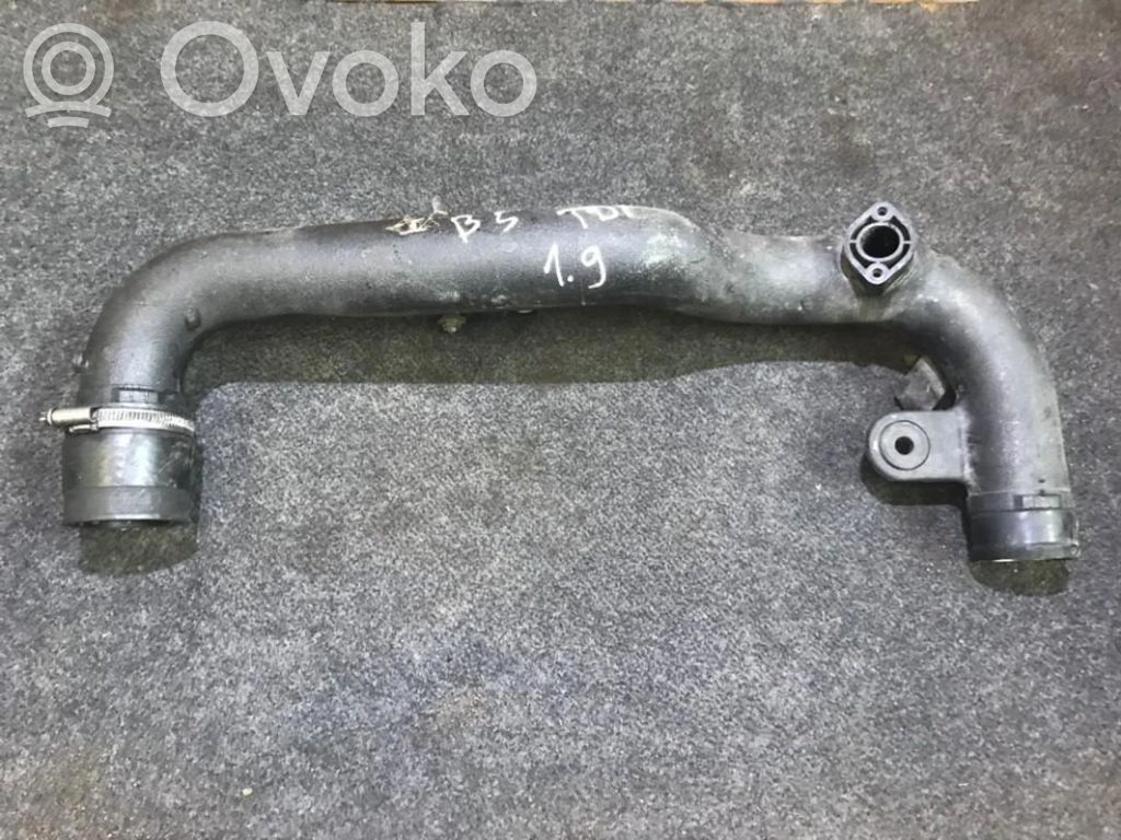Volkswagen PASSAT B5 Tubo flessibile intercooler 