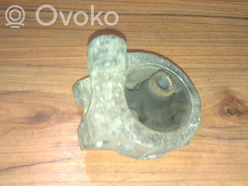 Engine mount bracket