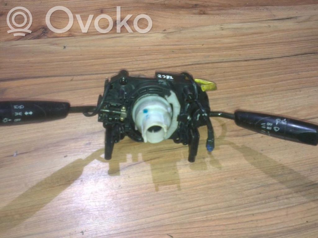 Mazda 323 Leva/interruttore dell’indicatore di direzione e tergicristallo 