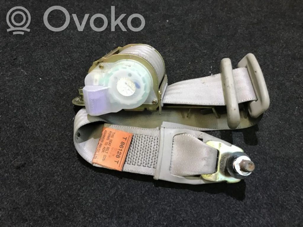 Subaru Legacy Cinturón trasero 
