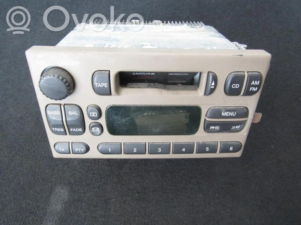 Panel / Radioodtwarzacz CD/DVD/GPS   XR8F18K876BF,XR8F18K876BF,2609906,PFYM006101,XR8F18K876BF,XR8F18K876BF