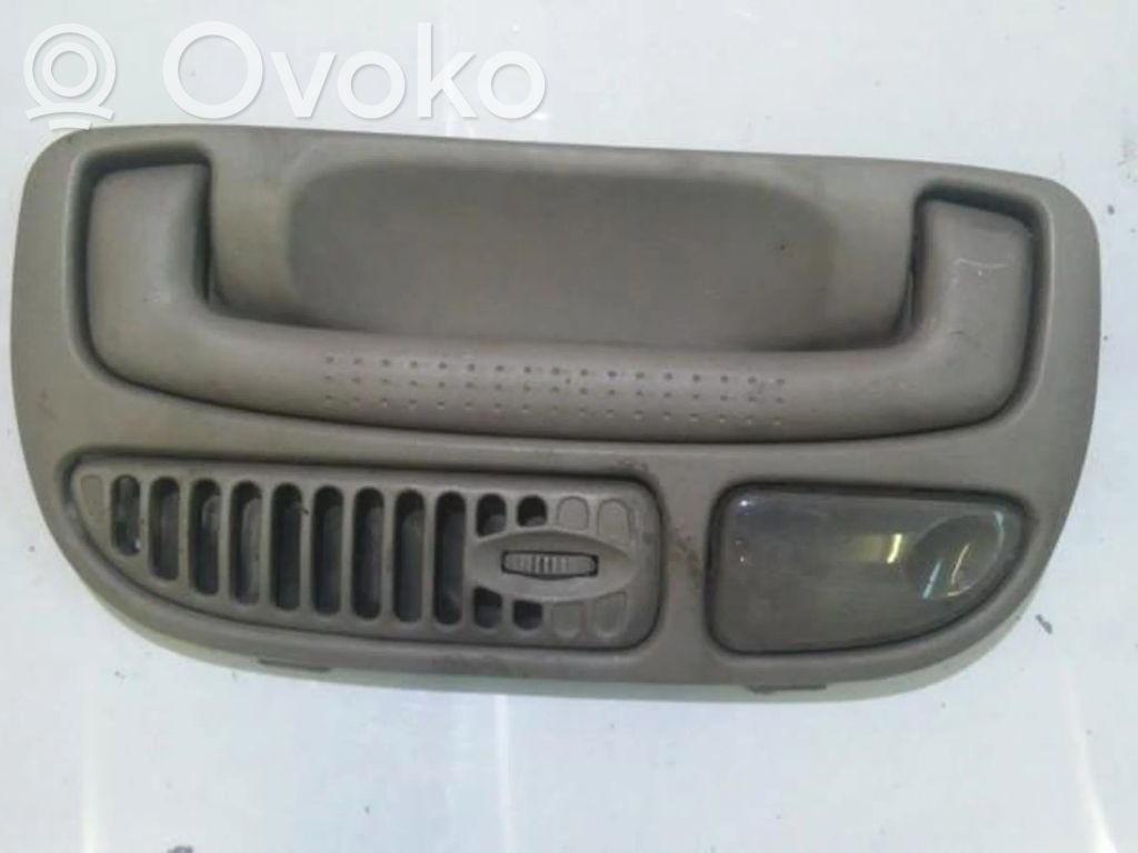 KIA Carnival Etuistuimen valo 