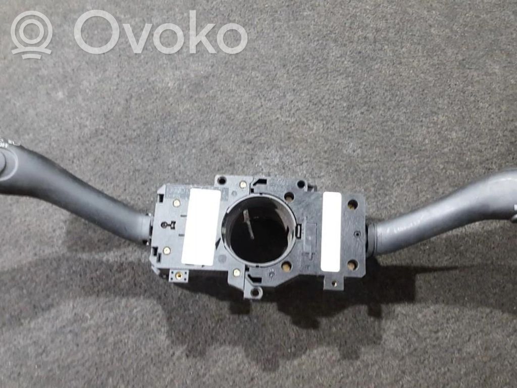 Volkswagen PASSAT B5 Leva/interruttore dell’indicatore di direzione e tergicristallo 