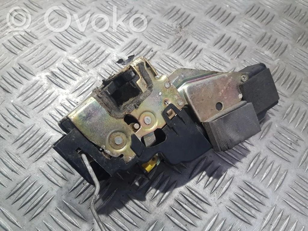 Mitsubishi Carisma Front door lock 