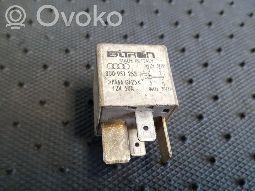 Otros relés   8D0951253,370,8D0951253