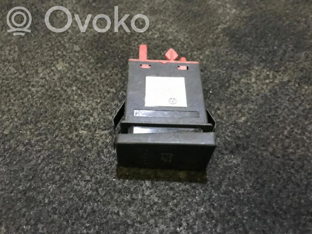 Bouton interrupteur programme de stabilité ESP   3B0927134A,3B0927134A
