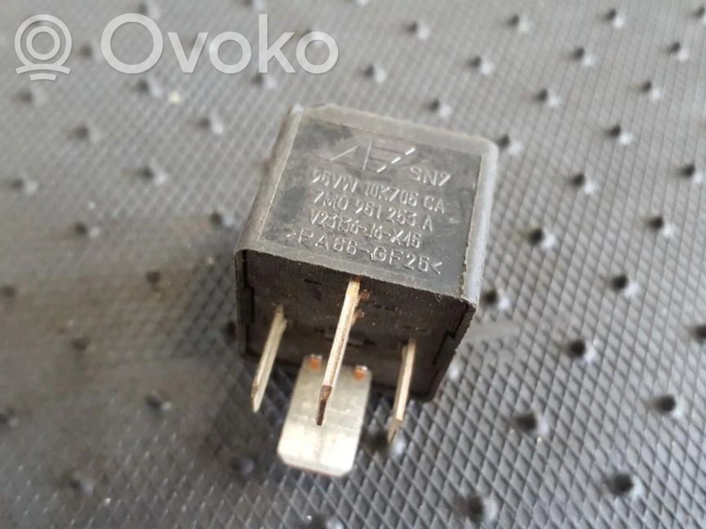 Muu rele   95VW10K705CA,7M0951253A,2V3136J6X45,2V3136J6X45,7M0951253A,95VW10K705CA