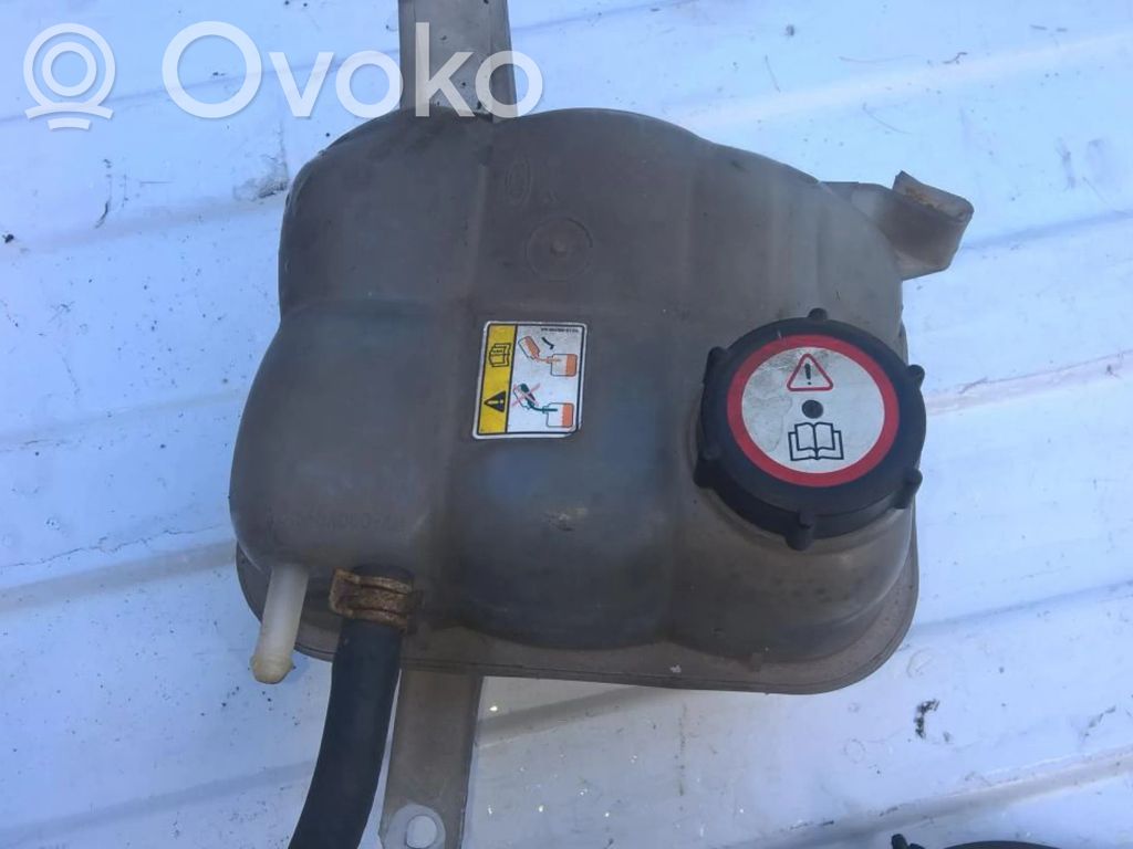 Depósito del refrigerante   YC158A080AD,YC158A080AD,YC158A080AD,YC158A080AD