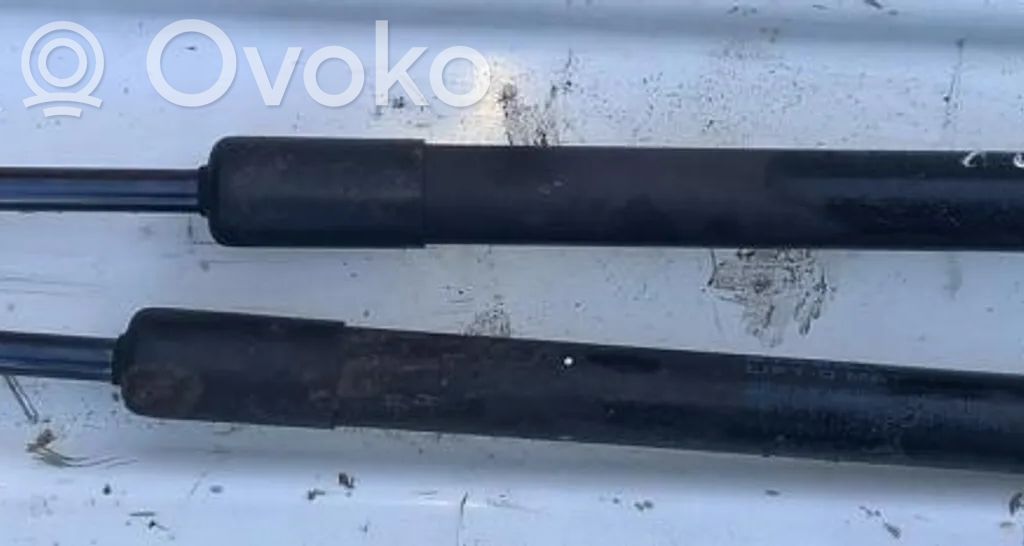 Suzuki Swift I Ammortizzatore portellone posteriore/bagagliaio 