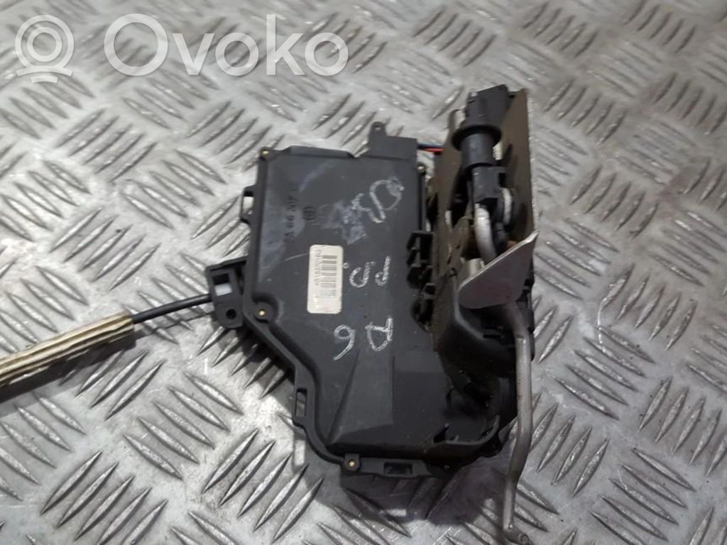 Audi A6 S6 C5 4B Zamek drzwi przednich