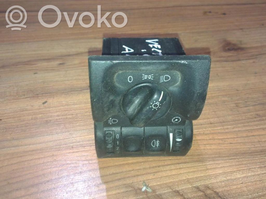 Light switch   90569813,53142808,53142808,90569813