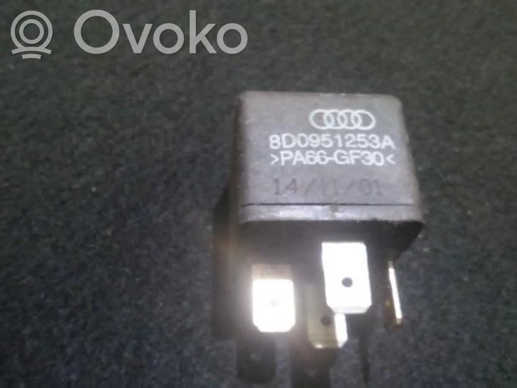 Otros relés   8D0951253A,373,8D0951253A