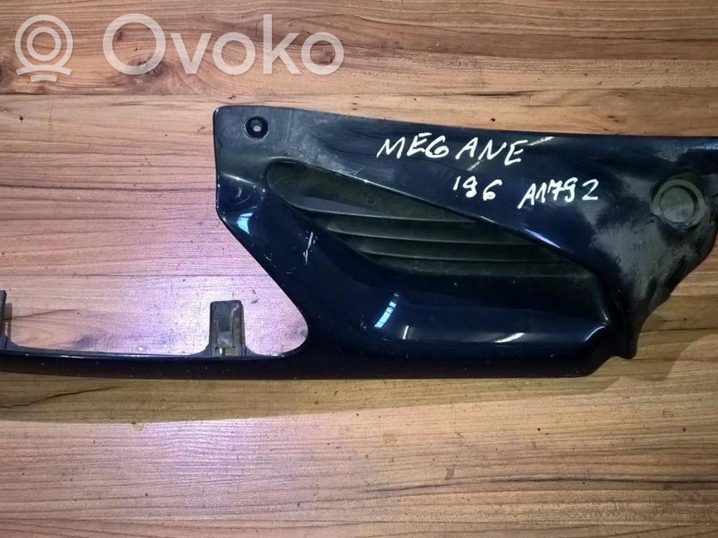 Renault Megane I Etusäleikkö 