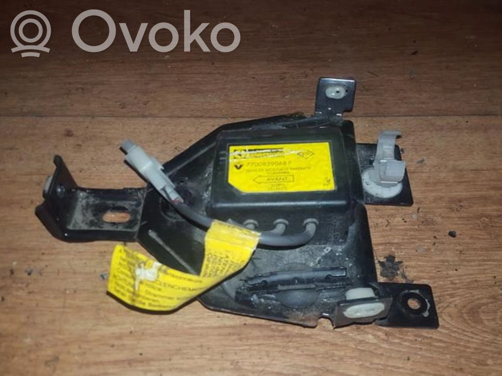 Renault Clio I Airbag control unit/module 