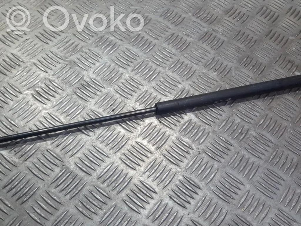 Audi A8 S8 D2 4D Konepellin kaasujousi 