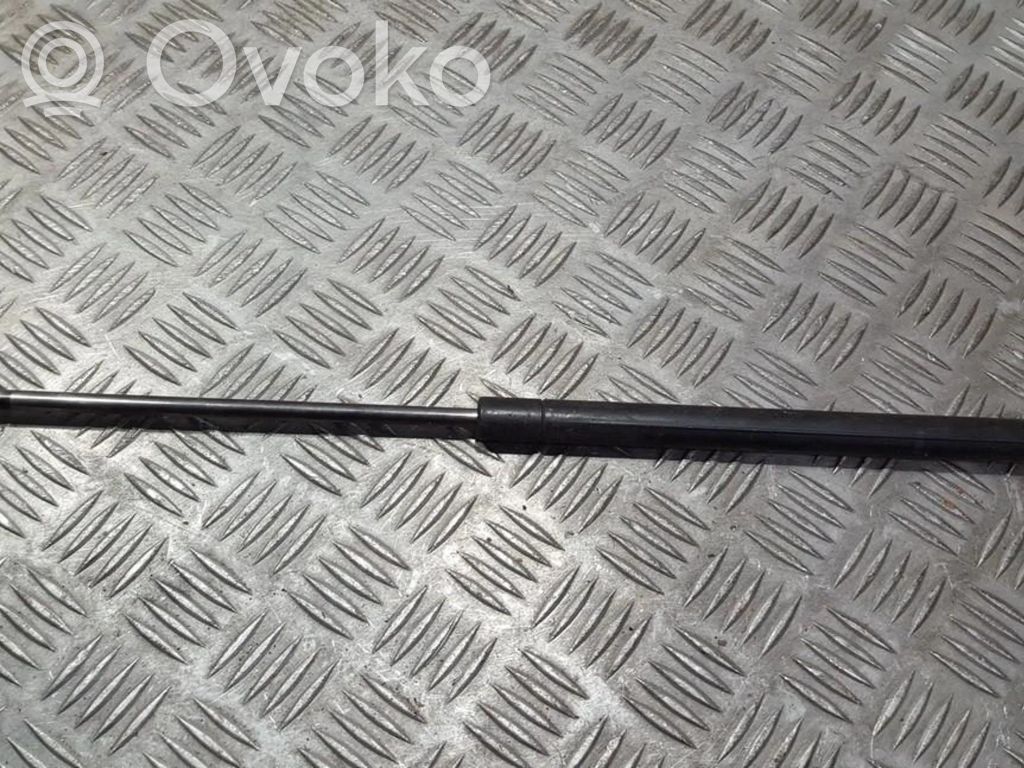 Volkswagen Golf III Vérin de capot arrière