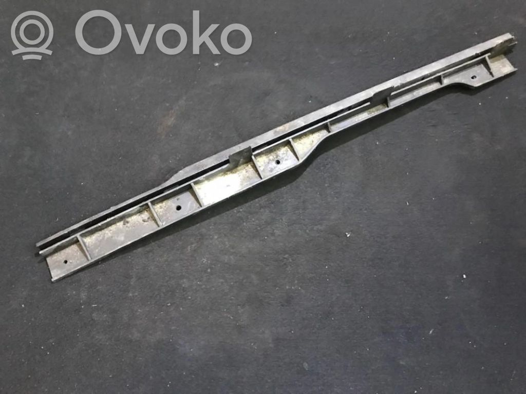 Rear bumper mounting bracket   560993545,560993545