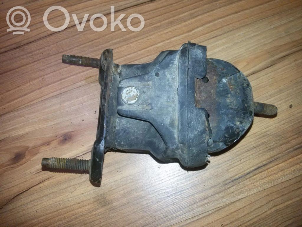 Chrysler 300M Engine mount bracket 