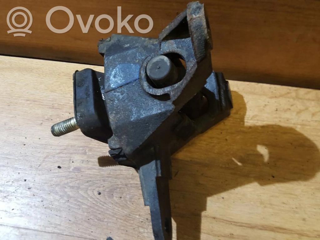 Ford Mondeo MK I Engine mount bracket 