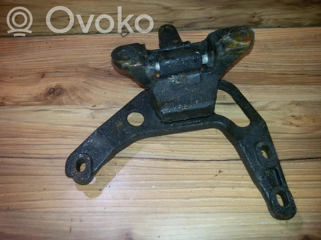 Ford Mondeo MK II Engine mount bracket 
