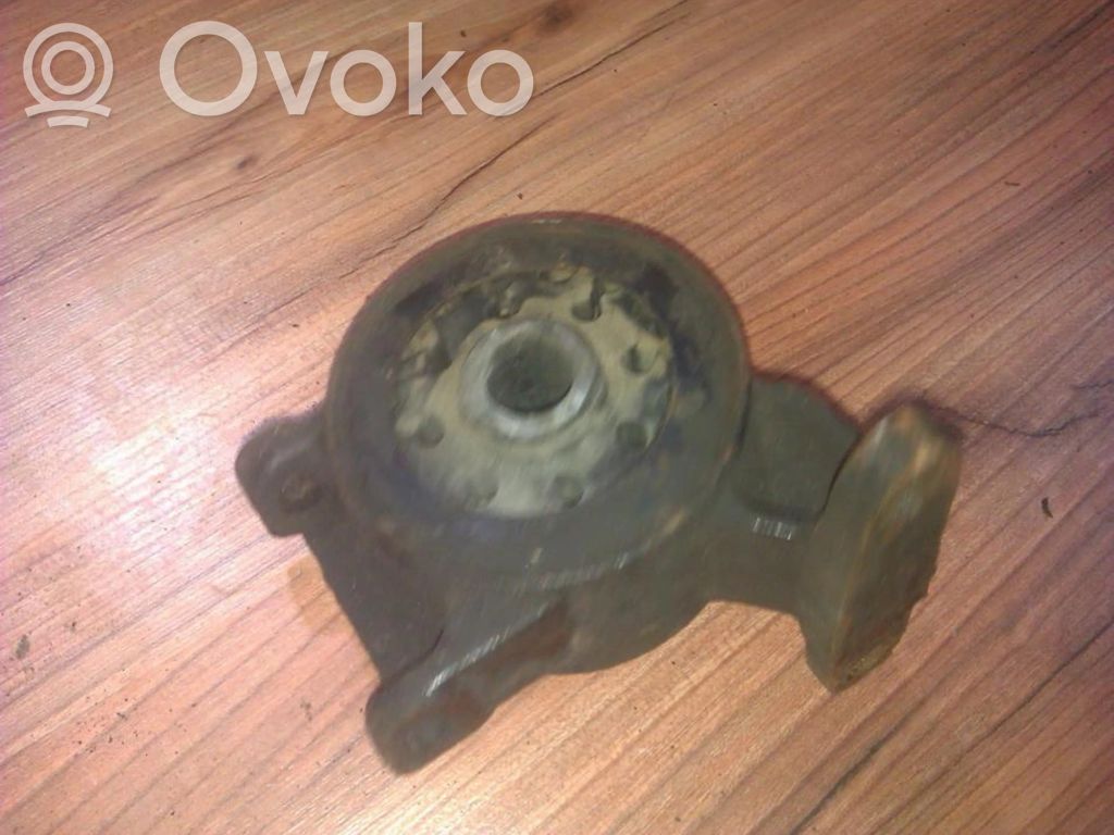 Ford Mondeo MK II Engine mount bracket 