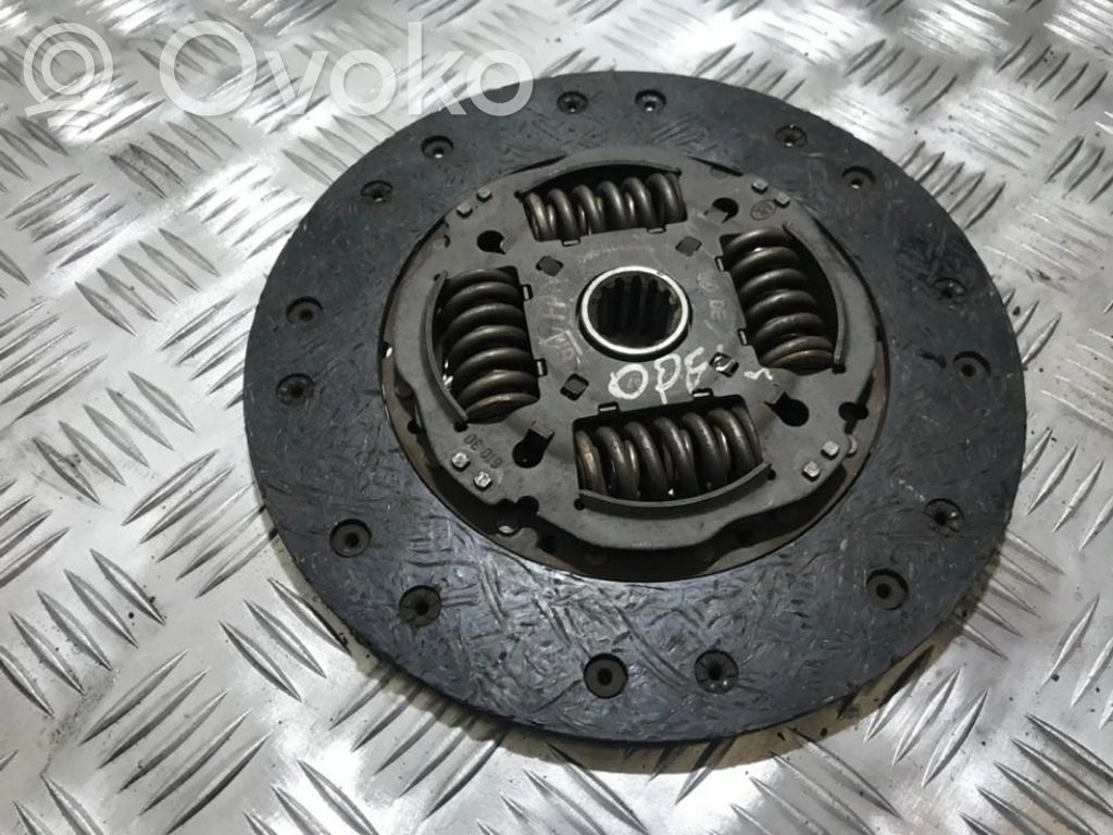 Opel Omega B1 Disque d'embrayage 