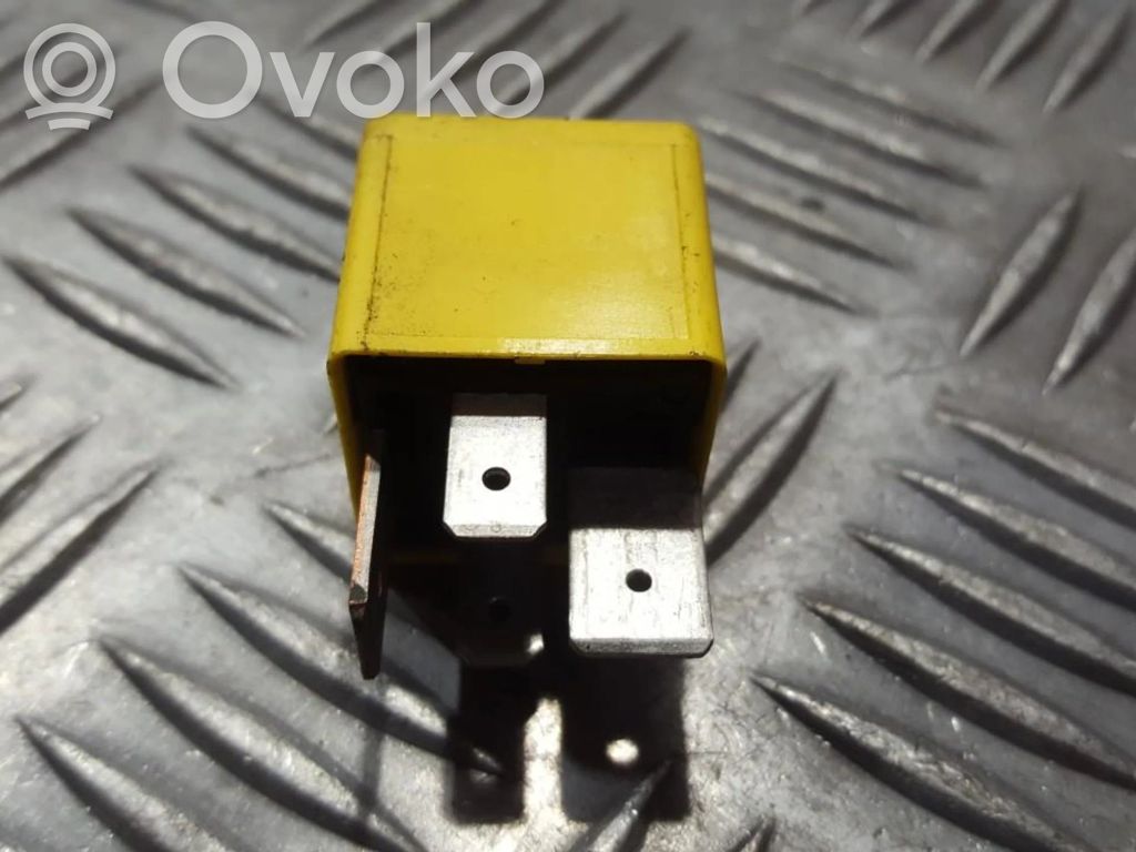 Otros relés   90226846,V23134J52X369,90226846,V23134J52X369