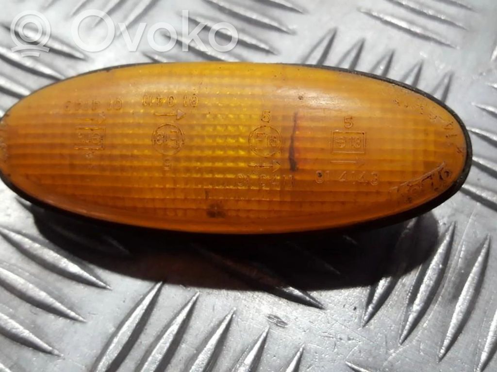 Mazda 626 Front fender indicator light 