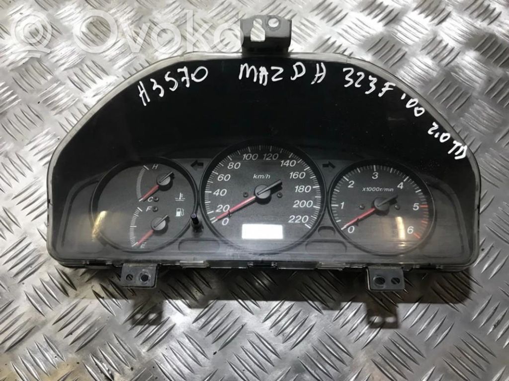 Mazda 323 F Speedometer (instrument cluster) 