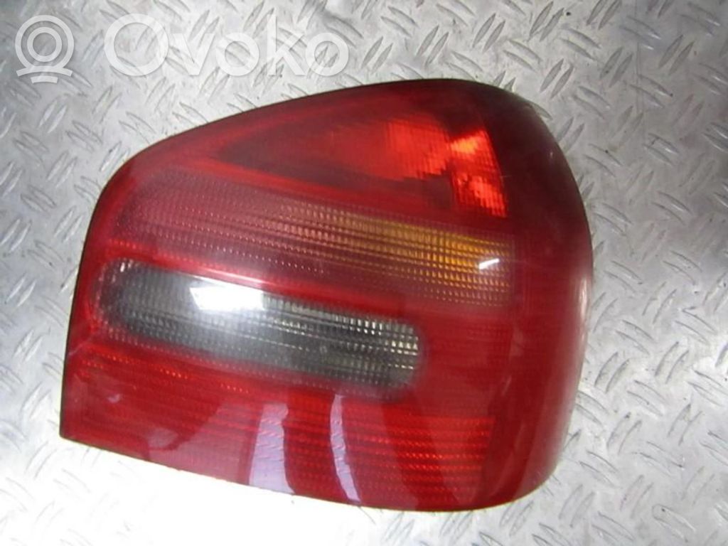 Lampa tylna   8L0945096,8L0945096