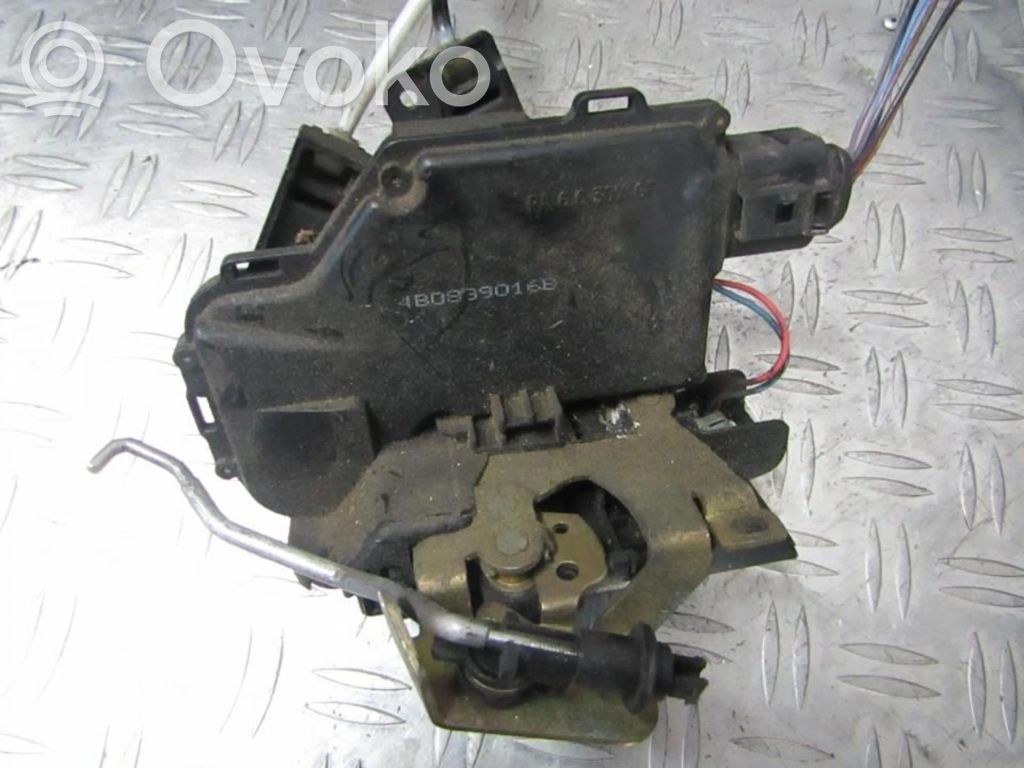 Audi A6 S6 C5 4B Încuietoare ușă spate 