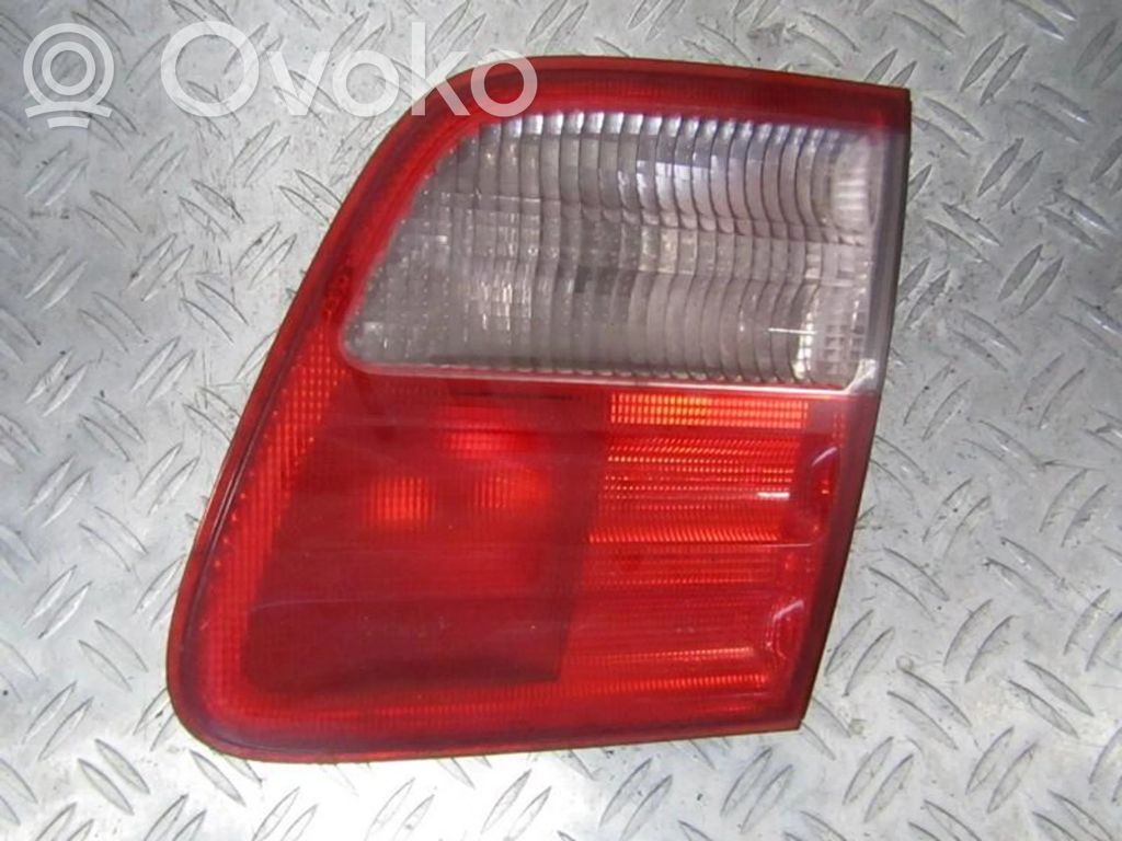Mercedes-Benz E W210 Luci posteriori del portellone del bagagliaio