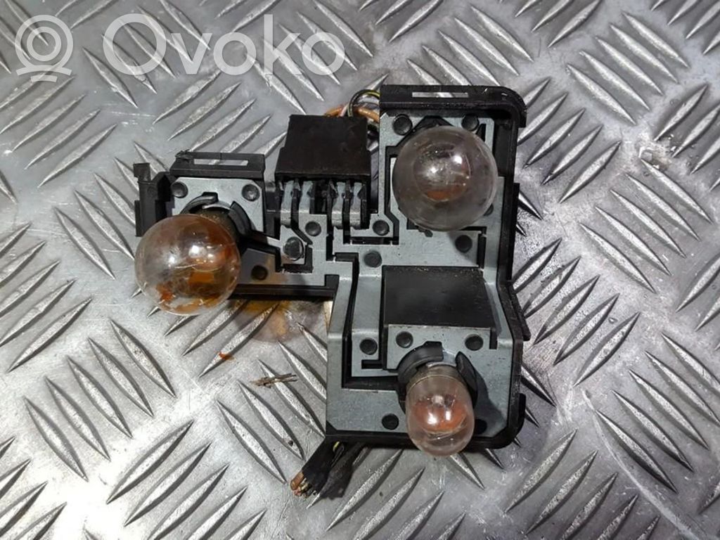 Opel Omega B1 Suport becuri lampă spate 