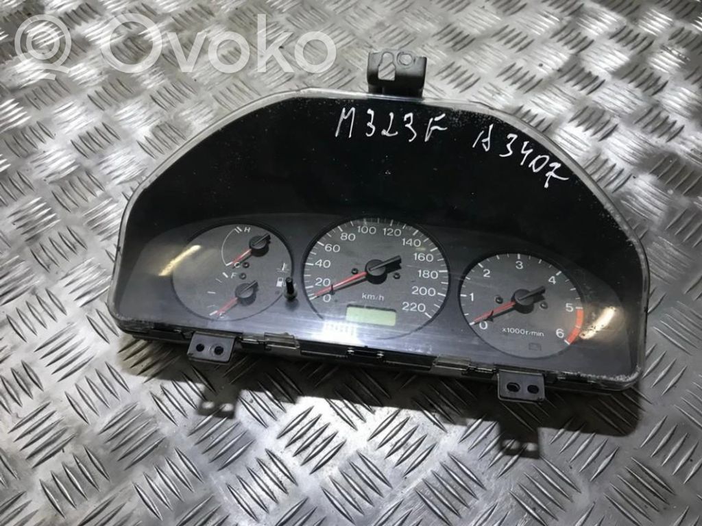 Mazda 323 F Tachimetro (quadro strumenti) 