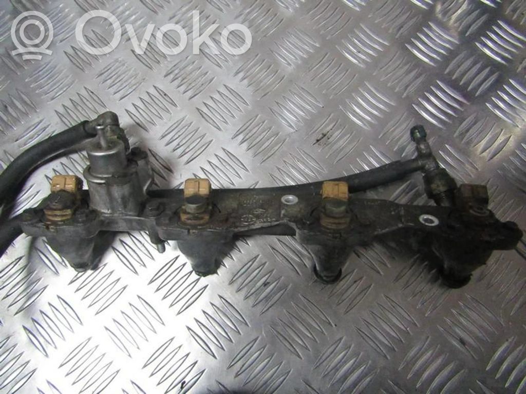 Ford Mondeo MK I Polttoainepääputki 