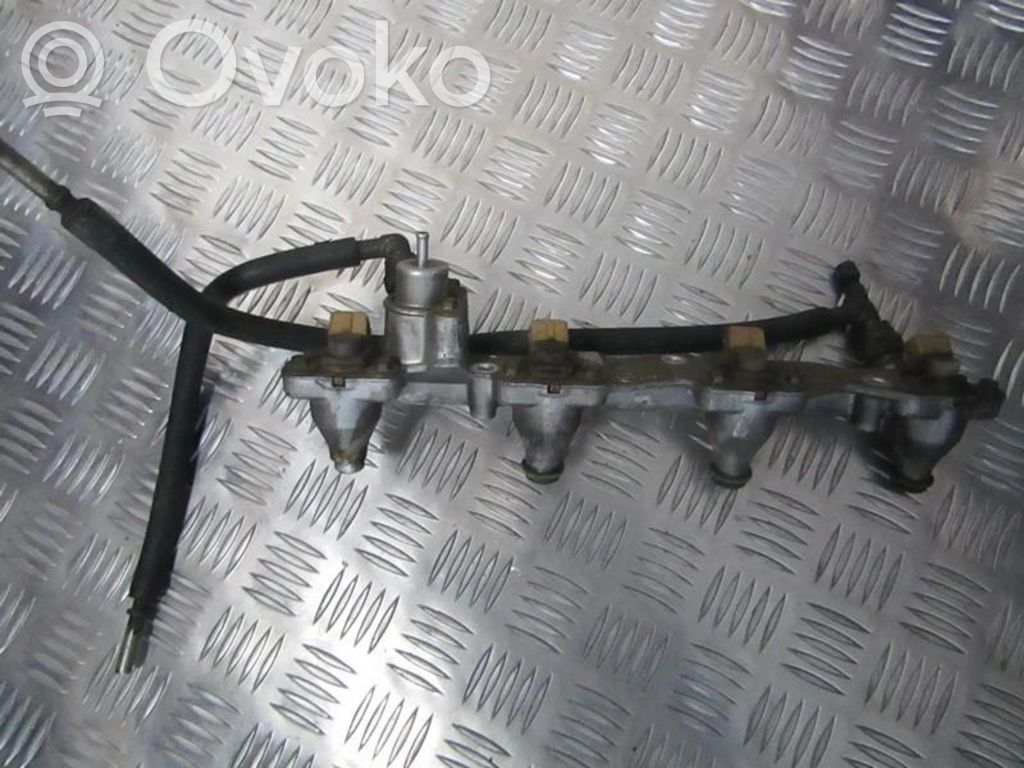 Ford Mondeo MK I Polttoainepääputki 
