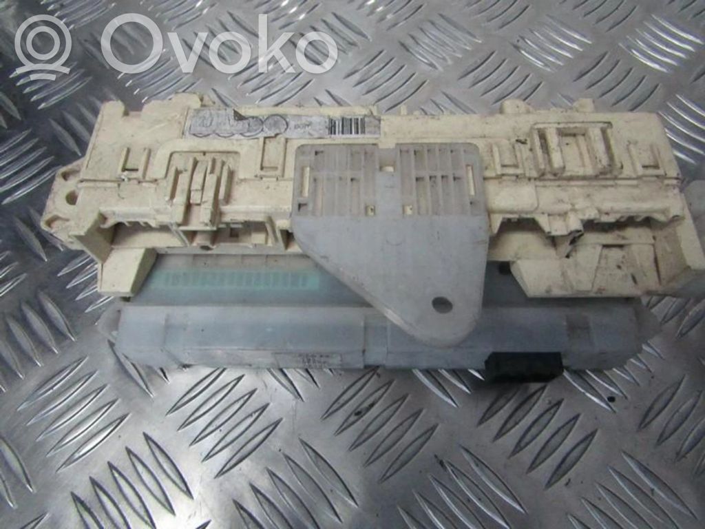 Mazda 323 F Set scatola dei fusibili 