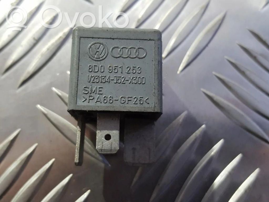 Autres relais   8D0951253,V23134J52X300,8D0951253,V23134J52X300,V23134J52X300