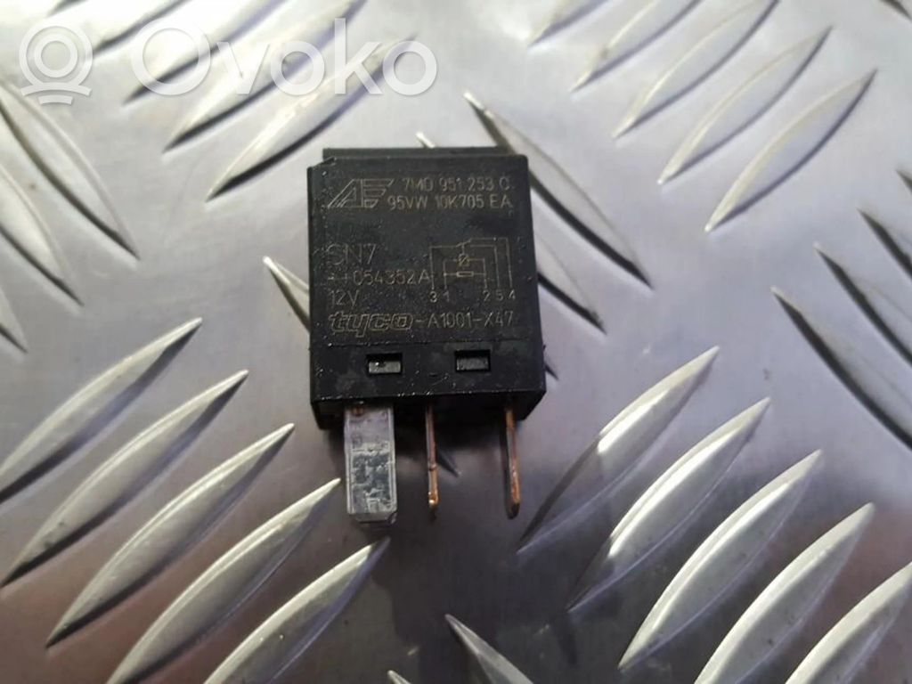Muu rele   7M0951253C,95VW10K705EA,7M0951253C,95VW10K705EA