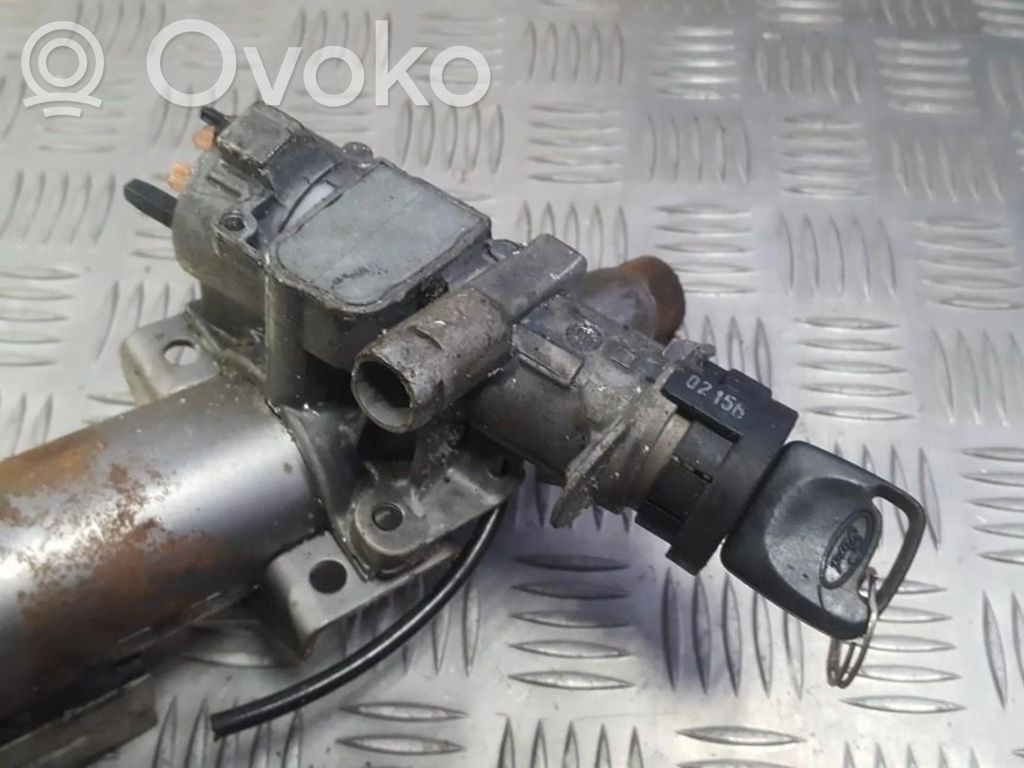 Audi A4 S4 B5 8D Užvedimo spynelė 